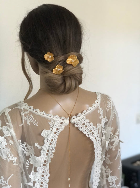 Pics à chignon perles et fleurs dorées