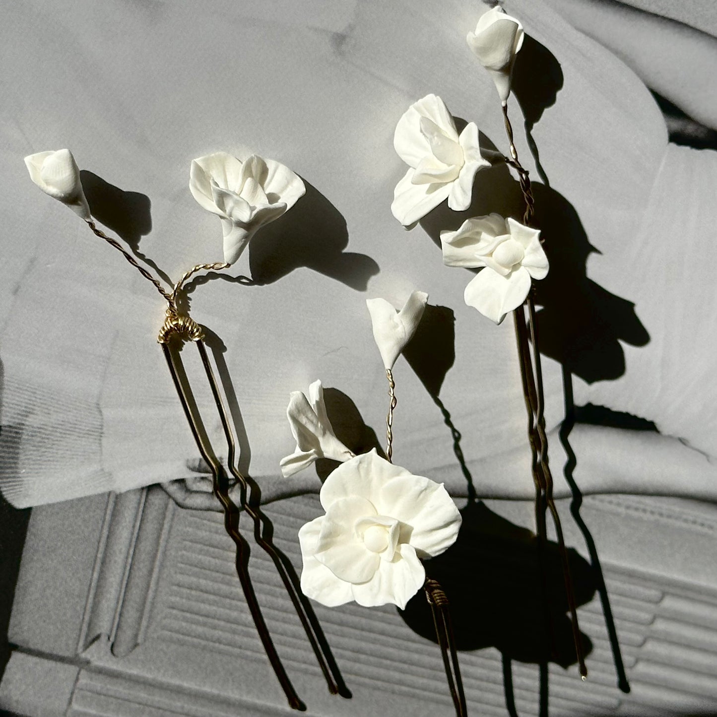 BLOOM / pics cheveux fleurs blanches