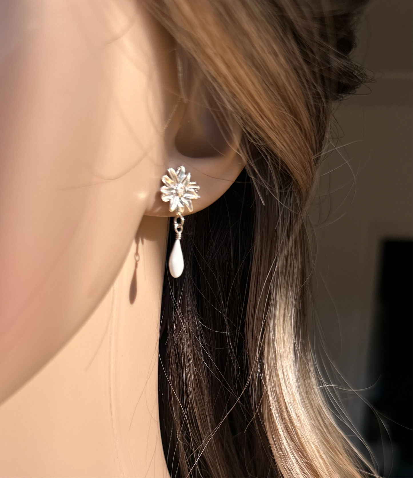 Boucles d'oreilles mariée et gouttes en porcelaine - Marguerite Argent