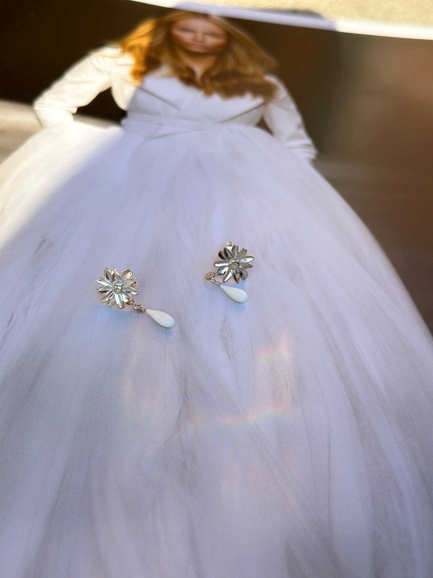 Boucles d'oreilles mariée et gouttes en porcelaine - Marguerite Argent
