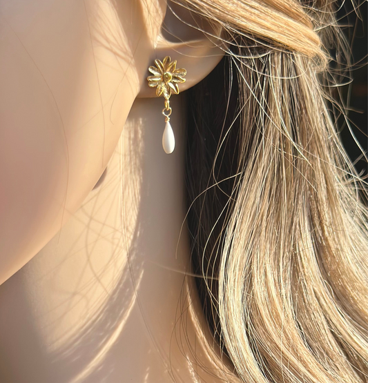 Boucles d'oreilles mariée et gouttes en porcelaine - Marguerite