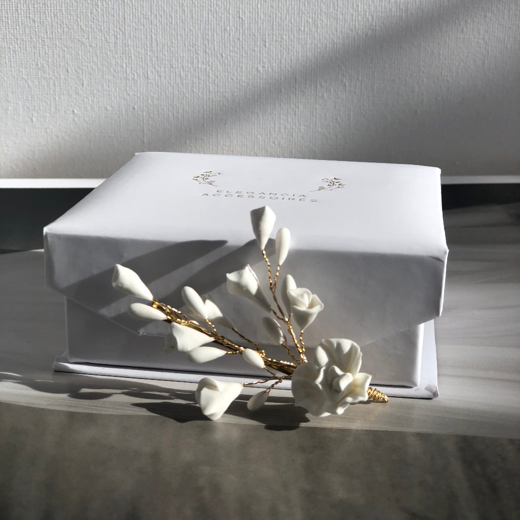 Barrette LILA - Accessoire cheveux mariage fleurs et gouttes en porcelaine