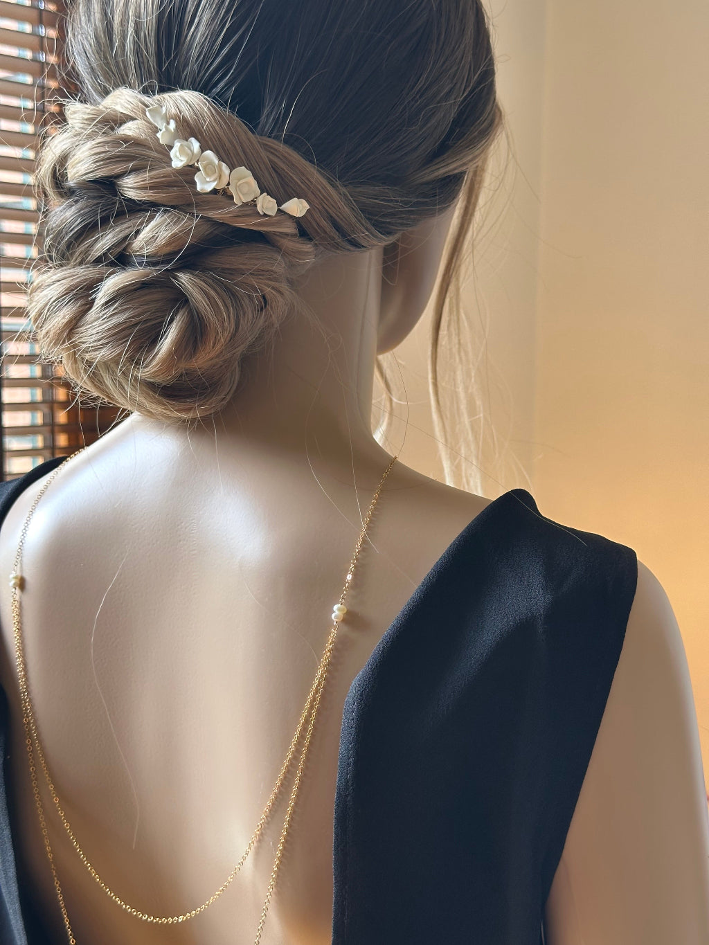 petites fleurs blanche cheveux