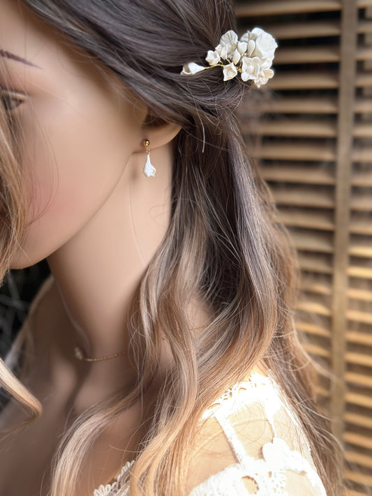 Boucles d'oreilles fleuries cérémonie - Amandine