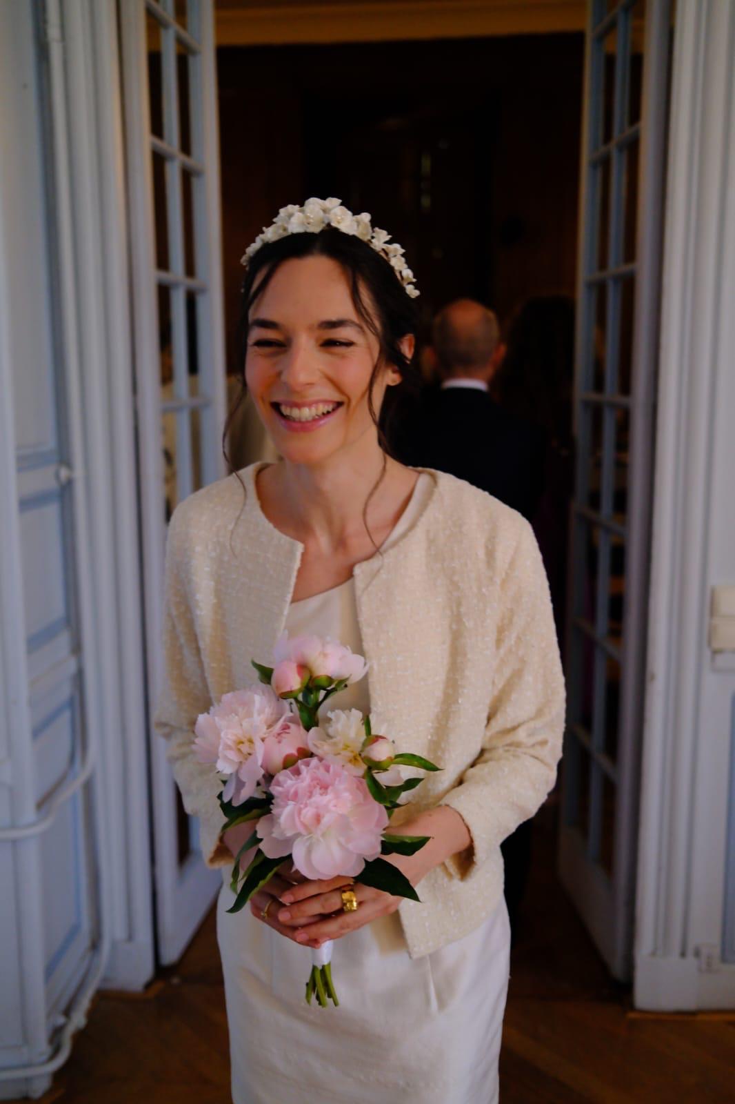 Couronne mariage avec fleurs de porcelaine froide et perles - Elégancia