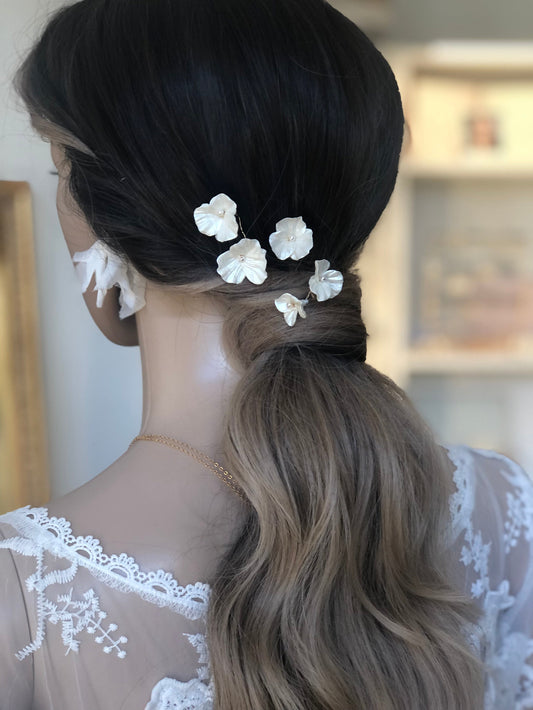 Pics chignon fleurs et perles
