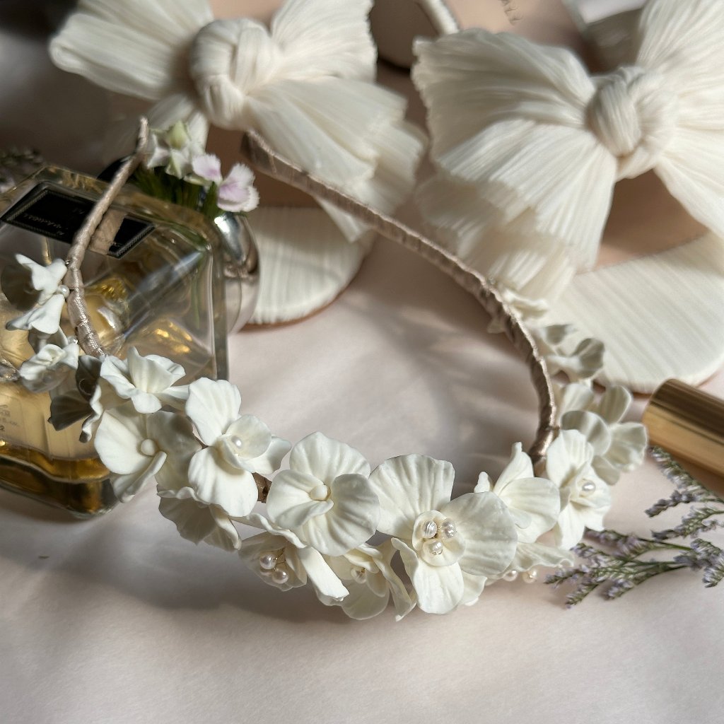 couronne fleurs blanches