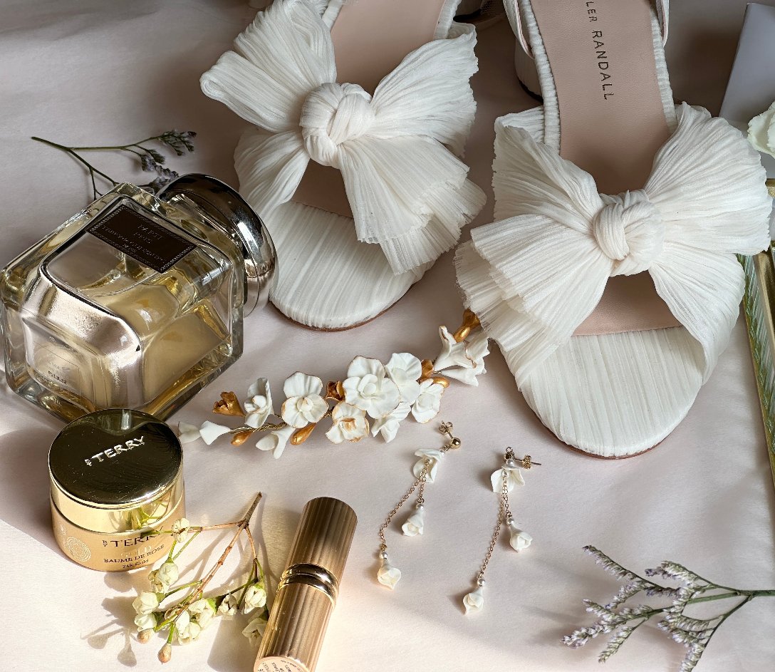 peigne fleuri or et blanc porcelaine