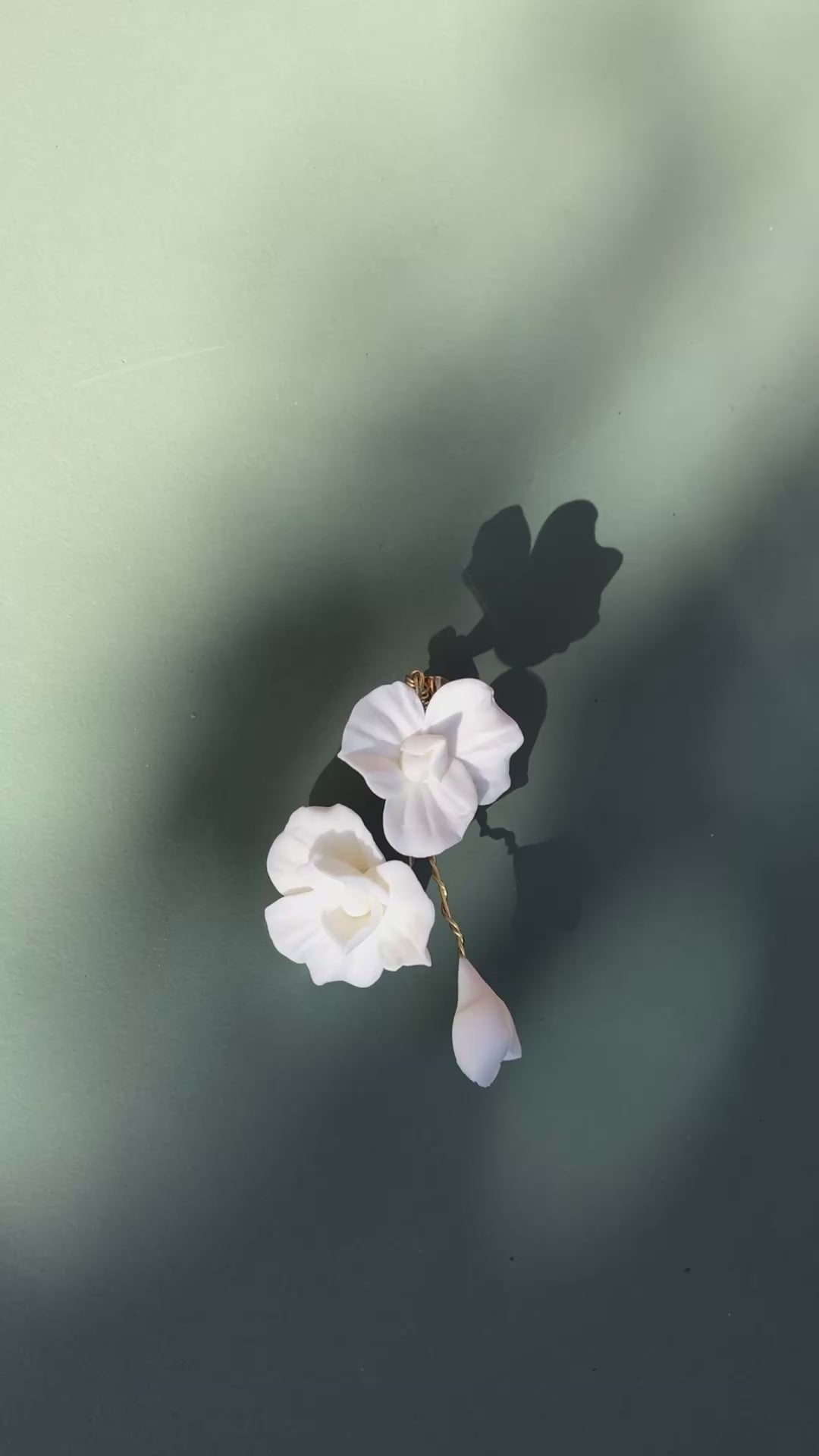 Boutonnière costume de mariage fleur porcelaine