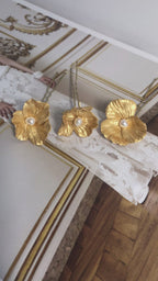 Pics à chignon perles et fleurs dorées