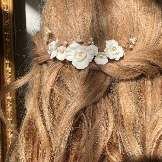  peigne mariage fleurs de porcelaine et perles d’eau douce