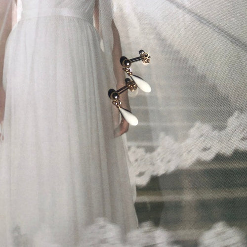 boucles d'oreilles goutte blanche