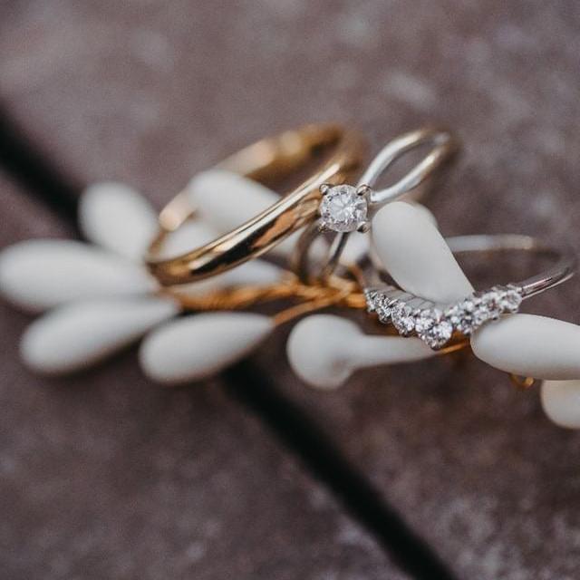 boutonnière mariage costume