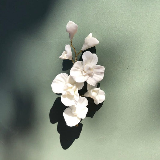 Boutonnière florale en porcelaine froide