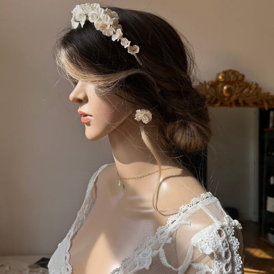 Wedding crown white flowers, handmade hair accessory in cold porcelain and baroque freshwater pearls.